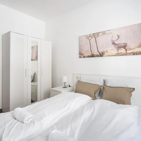 Corviana With Balcony Appartement *