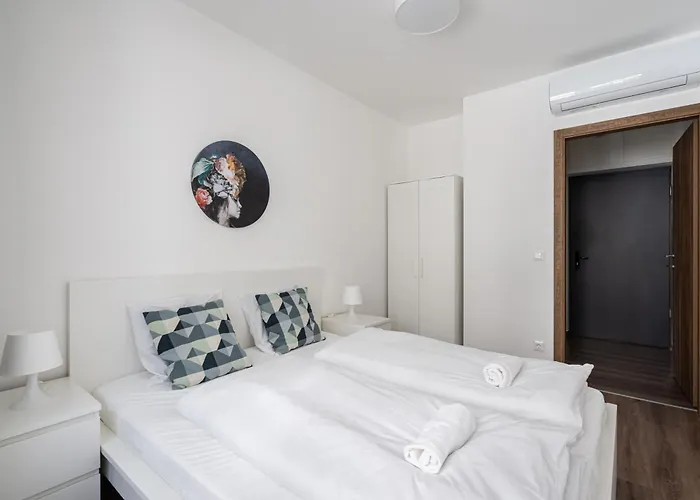 Apartmán Corviana With Balcony *