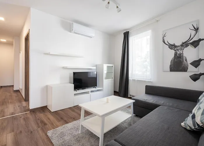 Apartmán Corviana With Balcony *