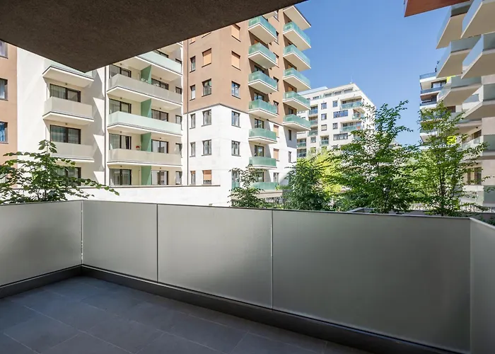 Corviana With Balcony Apartmán
