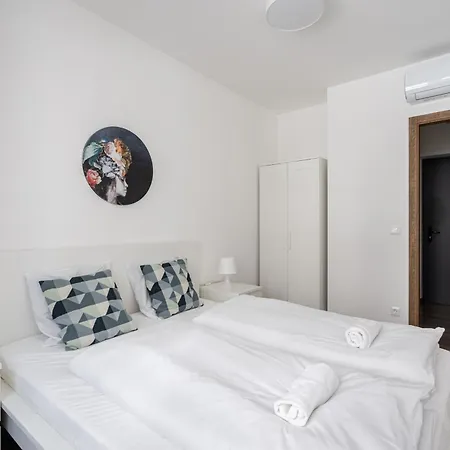 דירה Corviana With Balcony *